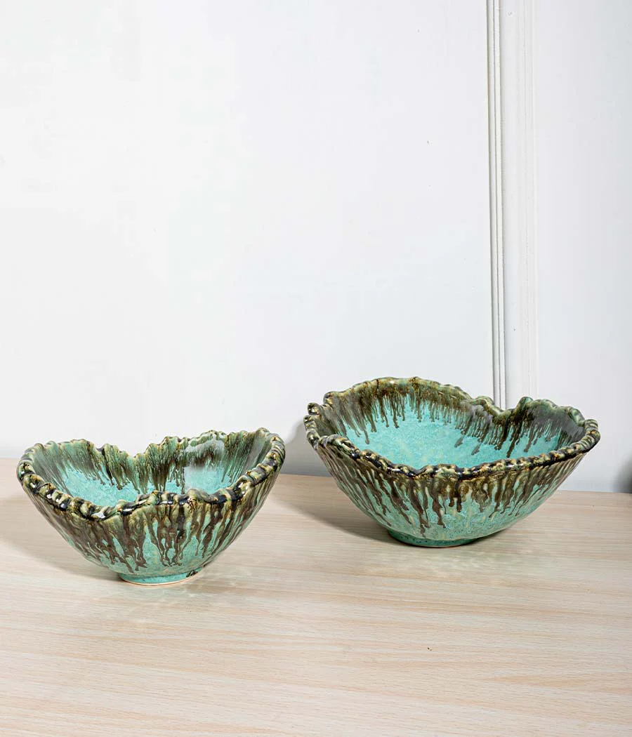 Aquamarine Seaweed Crumpled Serving Bowls - Image 4