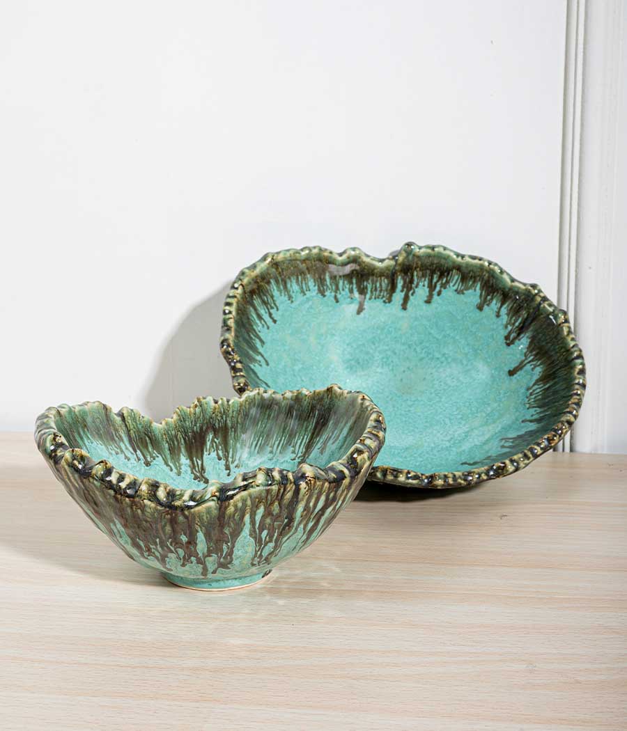 Aquamarine Seaweed Crumpled Serving Bowls - Image 5