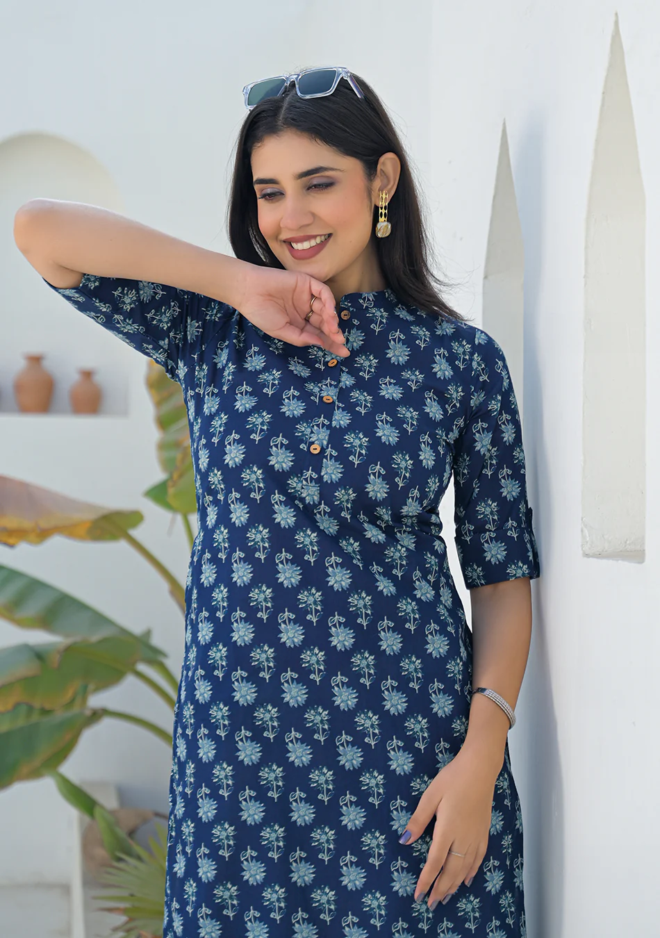 Aravalii Indigo mini floral Print Kurta - Image 5