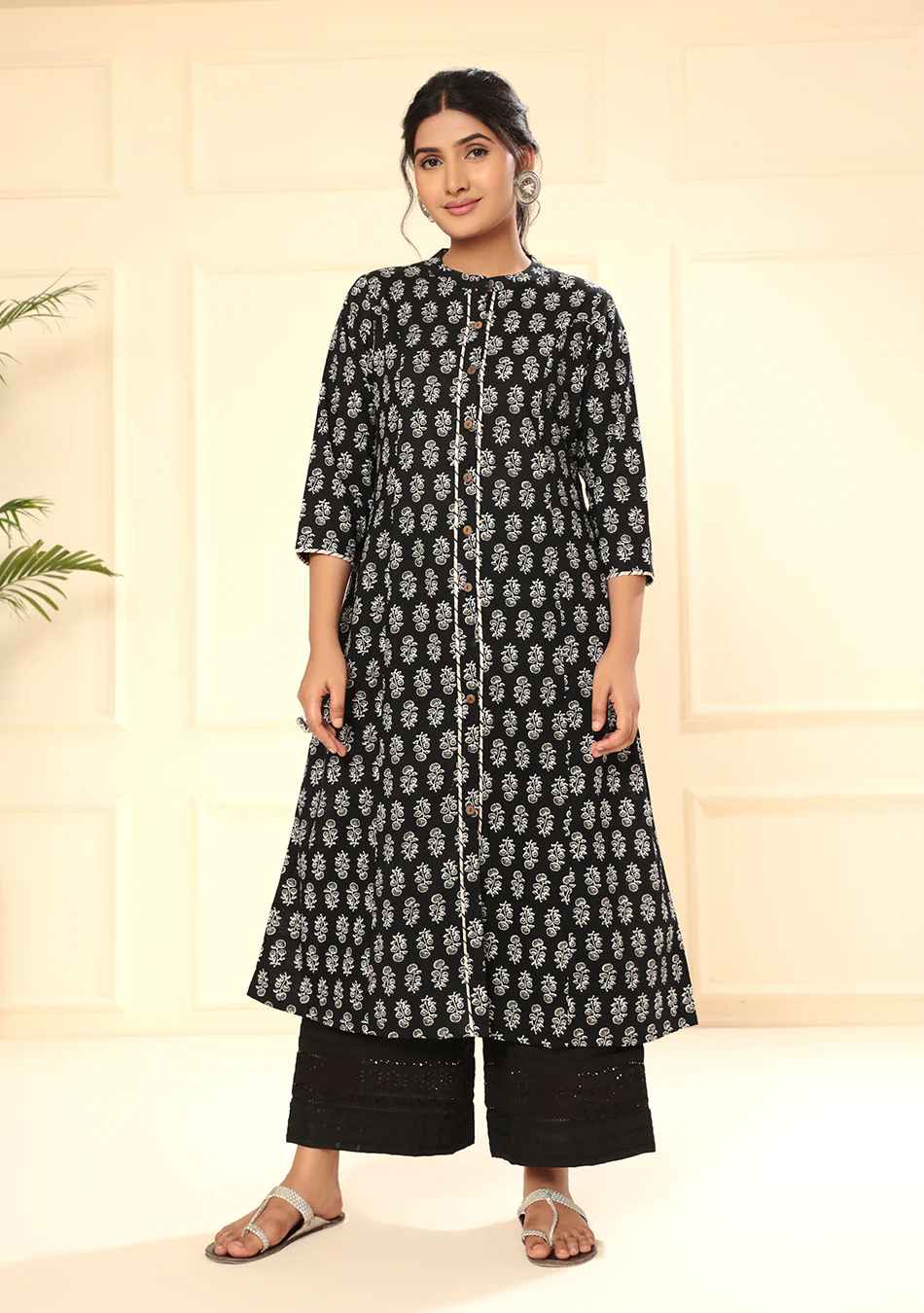 Aravalii Noir Artisan Kurta - Image 9