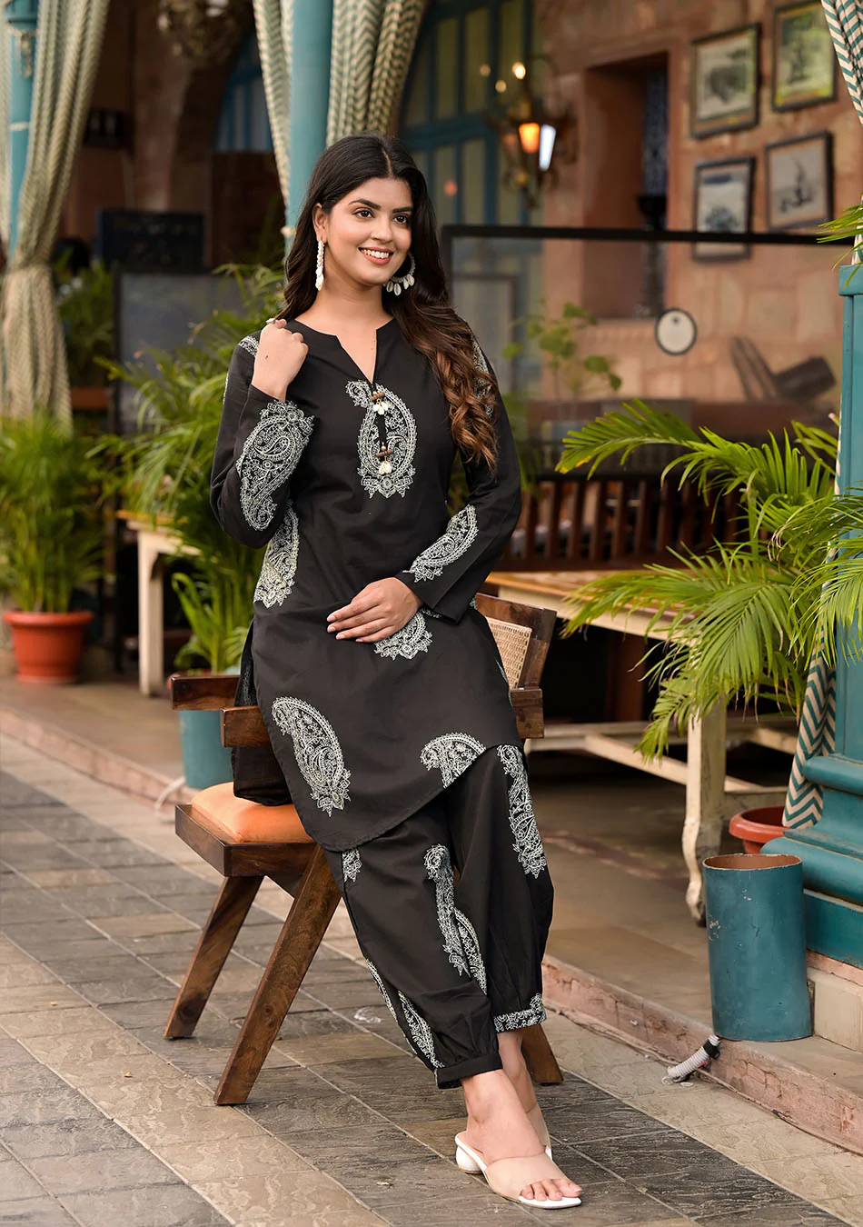 Aravalii Noir Paisley Co-Ord Set - Image 10