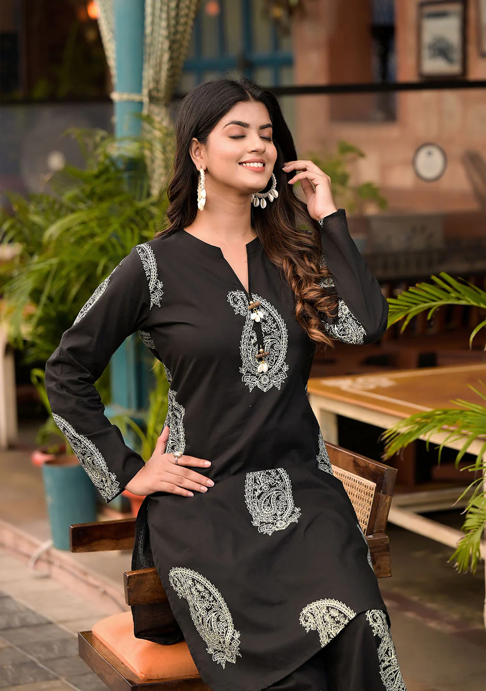 Aravalii Noir Paisley Co-Ord Set - Image 16