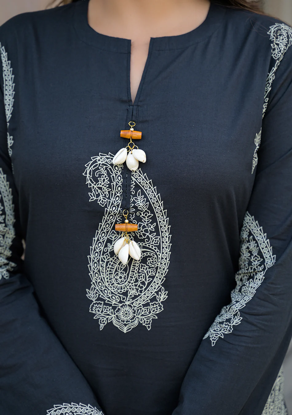 Aravalii Noir Paisley Co-Ord Set - Image 3
