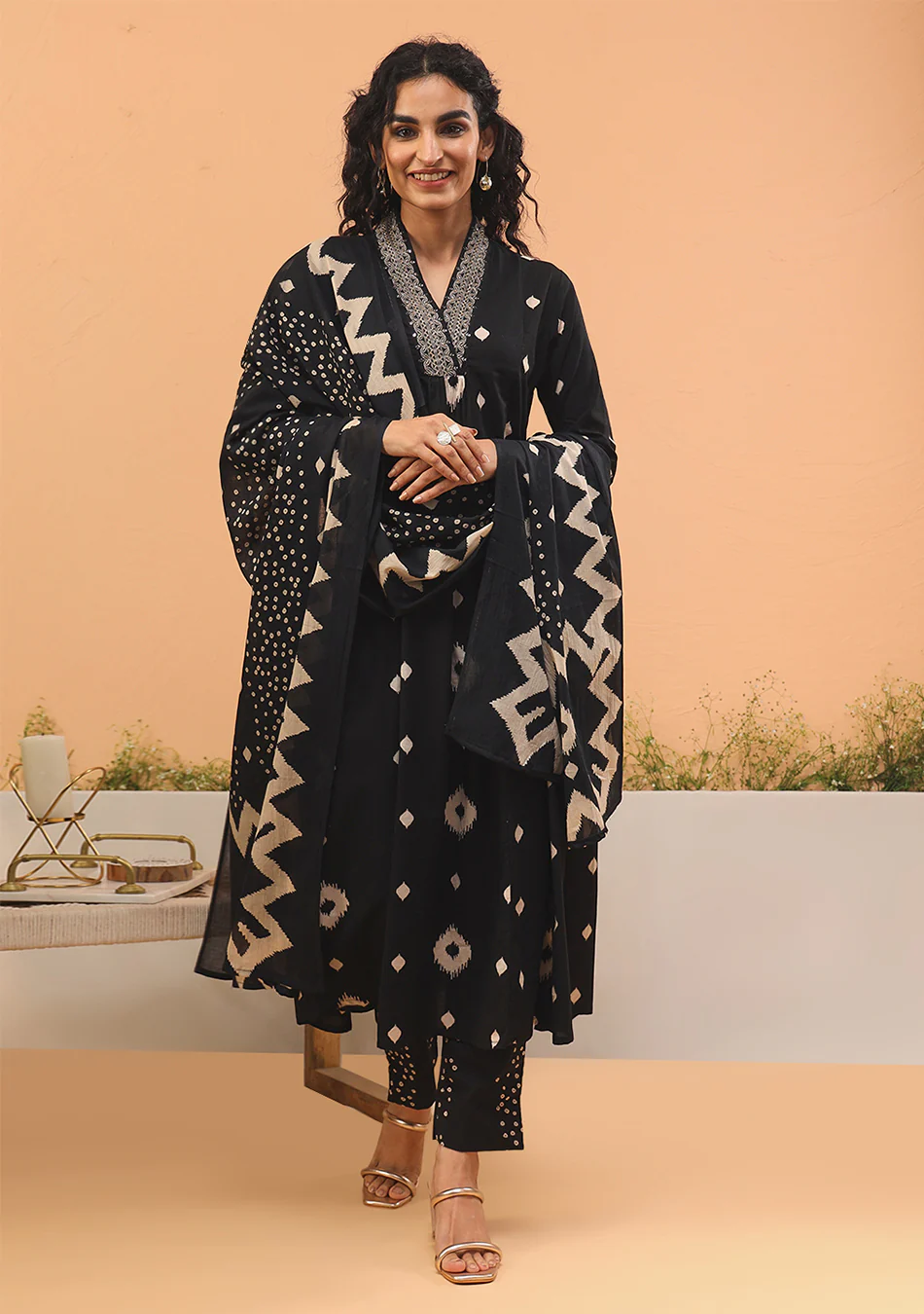 Aravalii Noir Ikat Heirloom Set