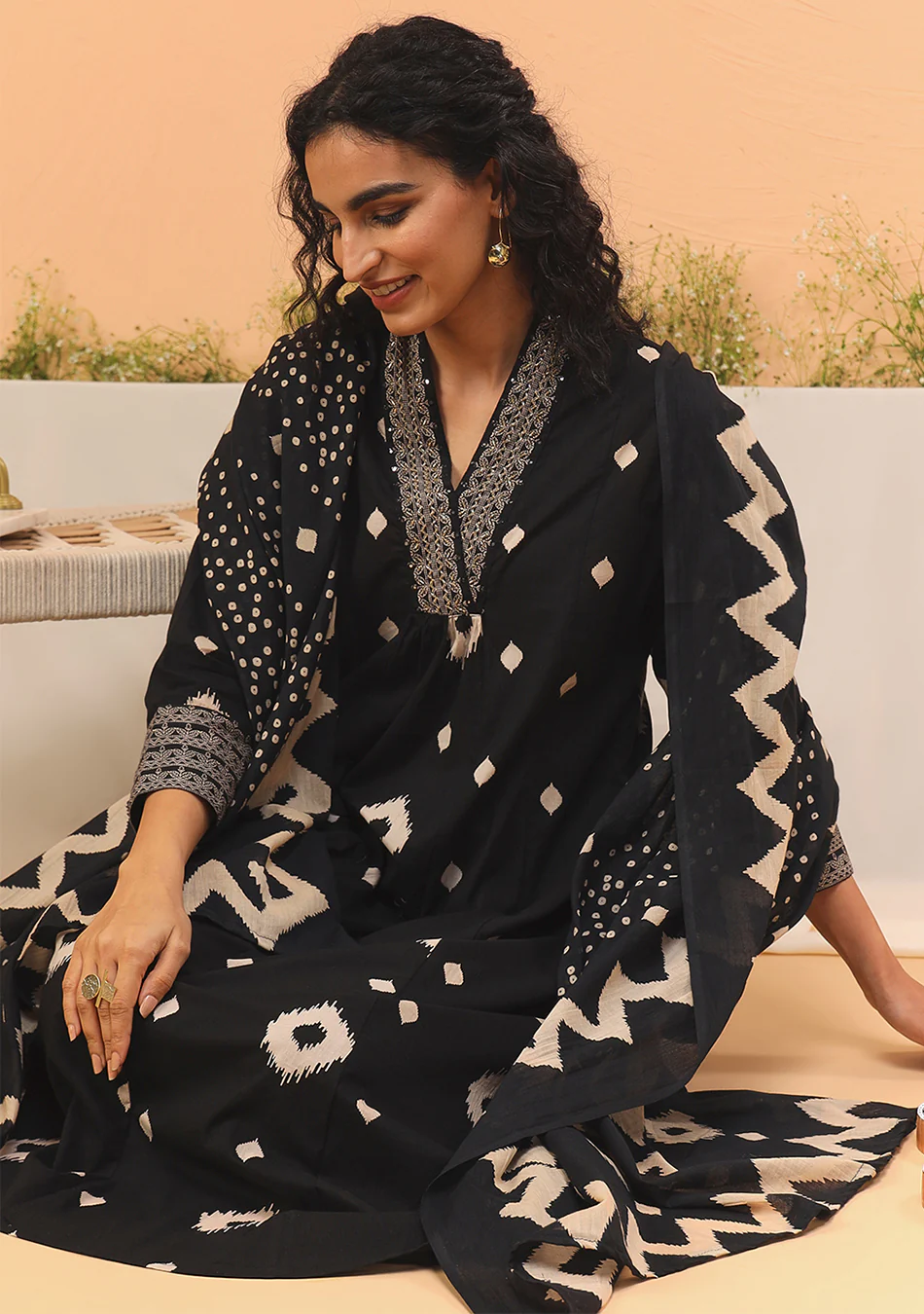 Aravalii Noir Ikat Heirloom Set - Image 2