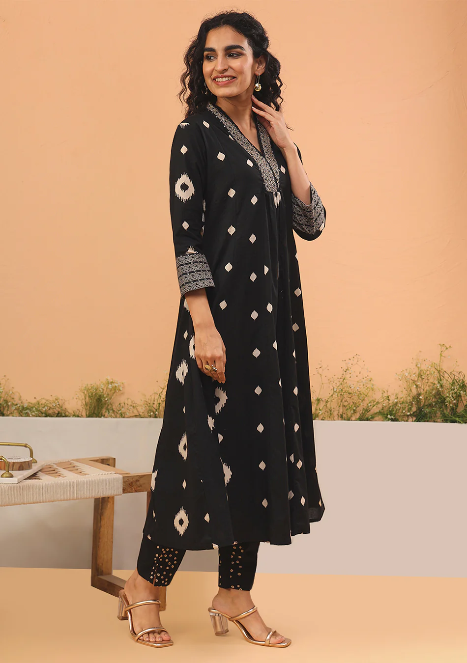 Aravalii Noir Ikat Heirloom Set - Image 3