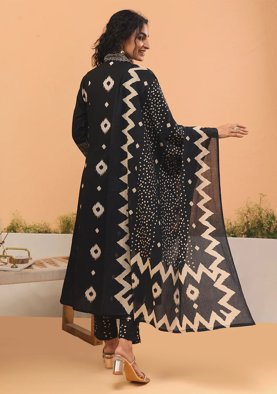 Aravalii Noir Ikat Heirloom Set - Image 5