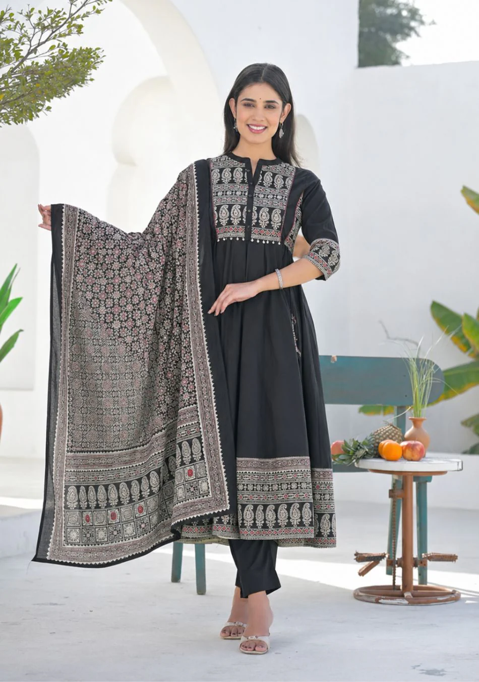 Aravalii Noir Paisley Heritage Anarkali Set - Image 4