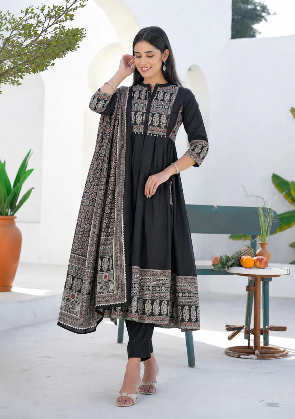 Aravalii Noir Paisley Heritage Anarkali Set - Image 7