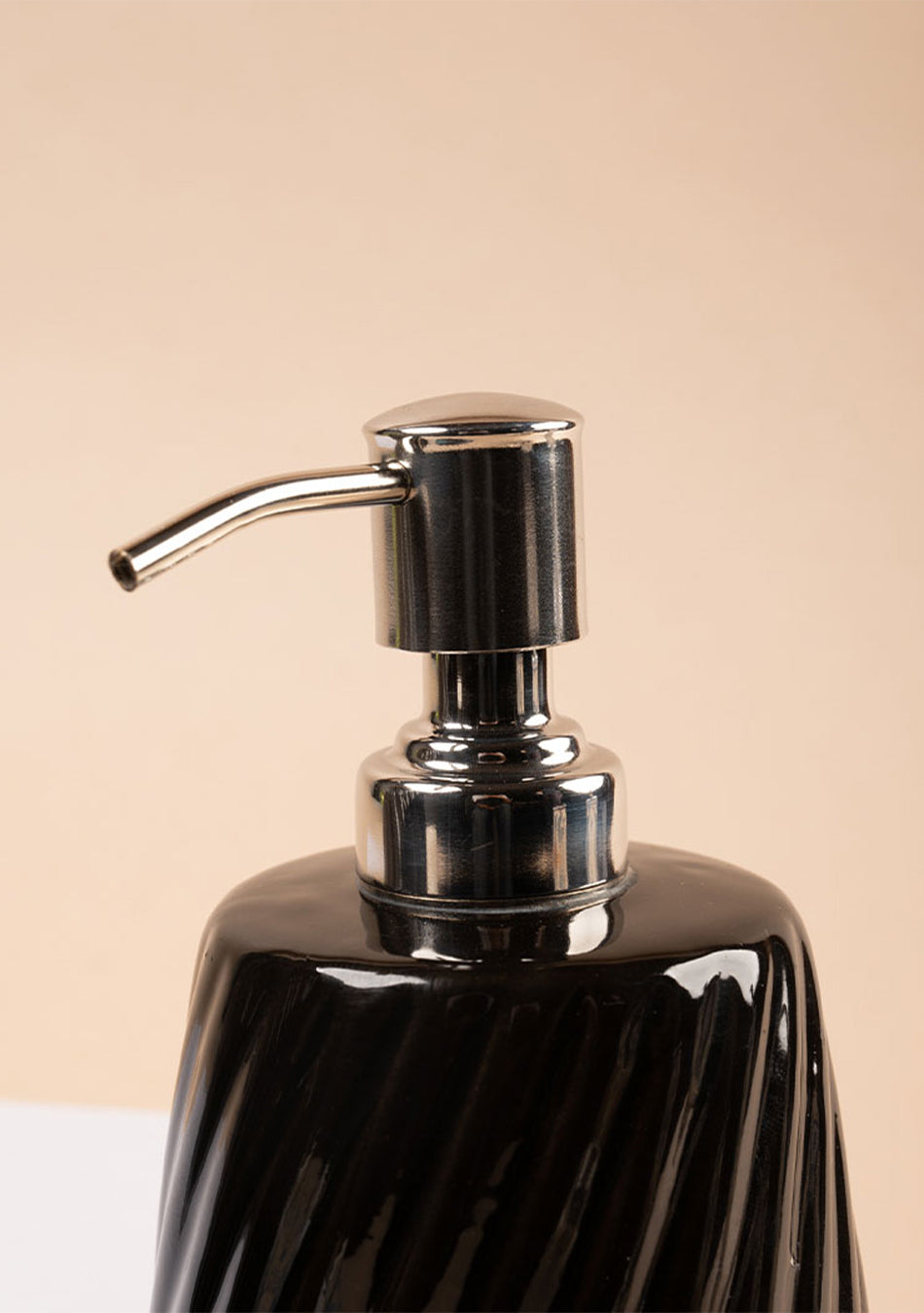 Black Striped Bathroom Set - Image 10