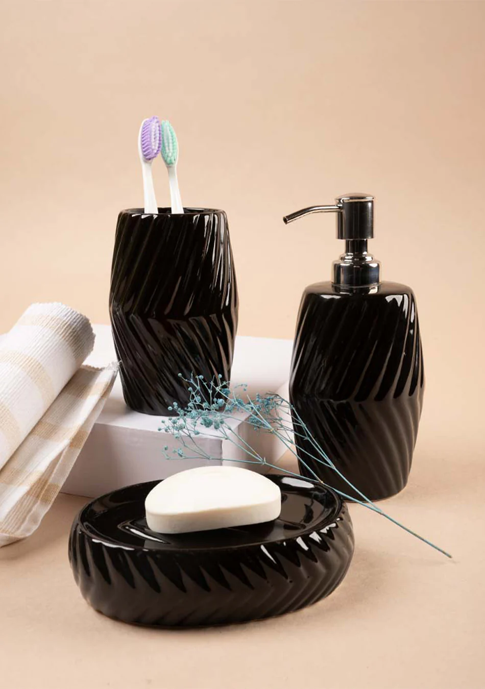 Black Striped Bathroom Set - Image 14