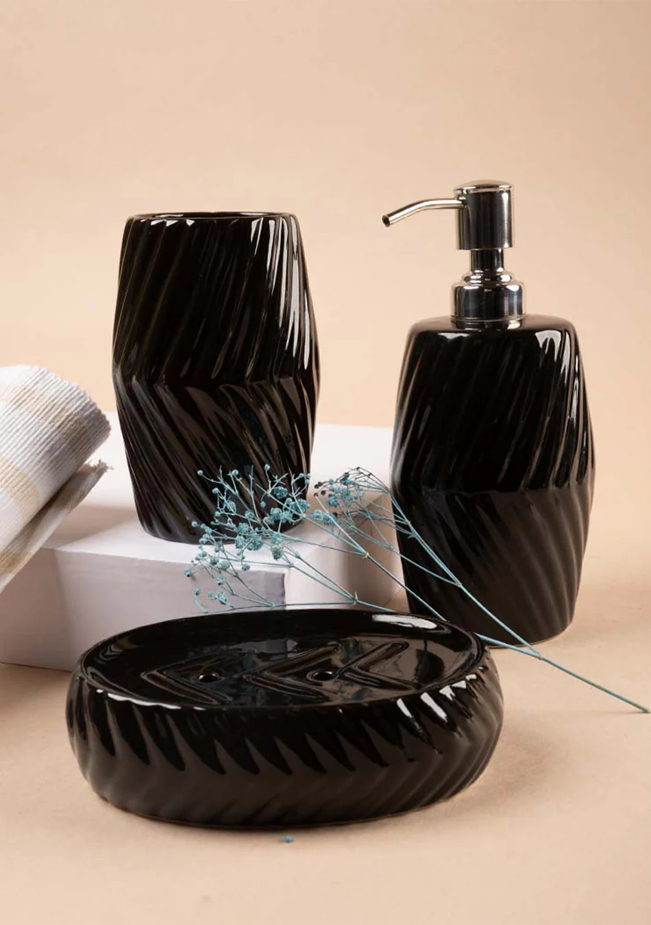 Black Striped Bathroom Set - Image 15