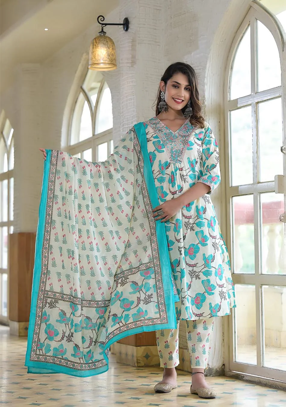 Blue and white floral V cut kurta pant set with dupatta - Image 3
