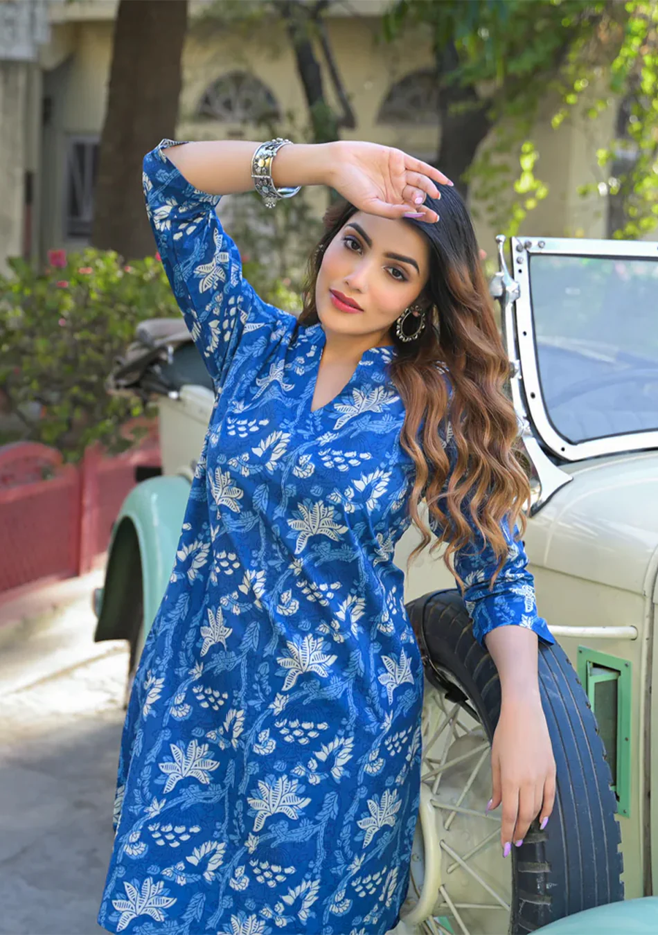 Blue Floral Print Cotton Fabric Kurta with Pant - Image 3