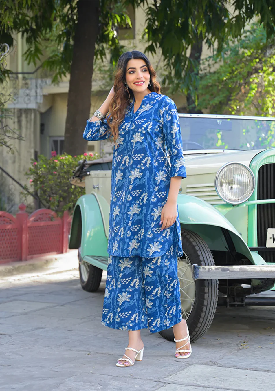 Blue Floral Print Cotton Fabric Kurta with Pant - Image 7