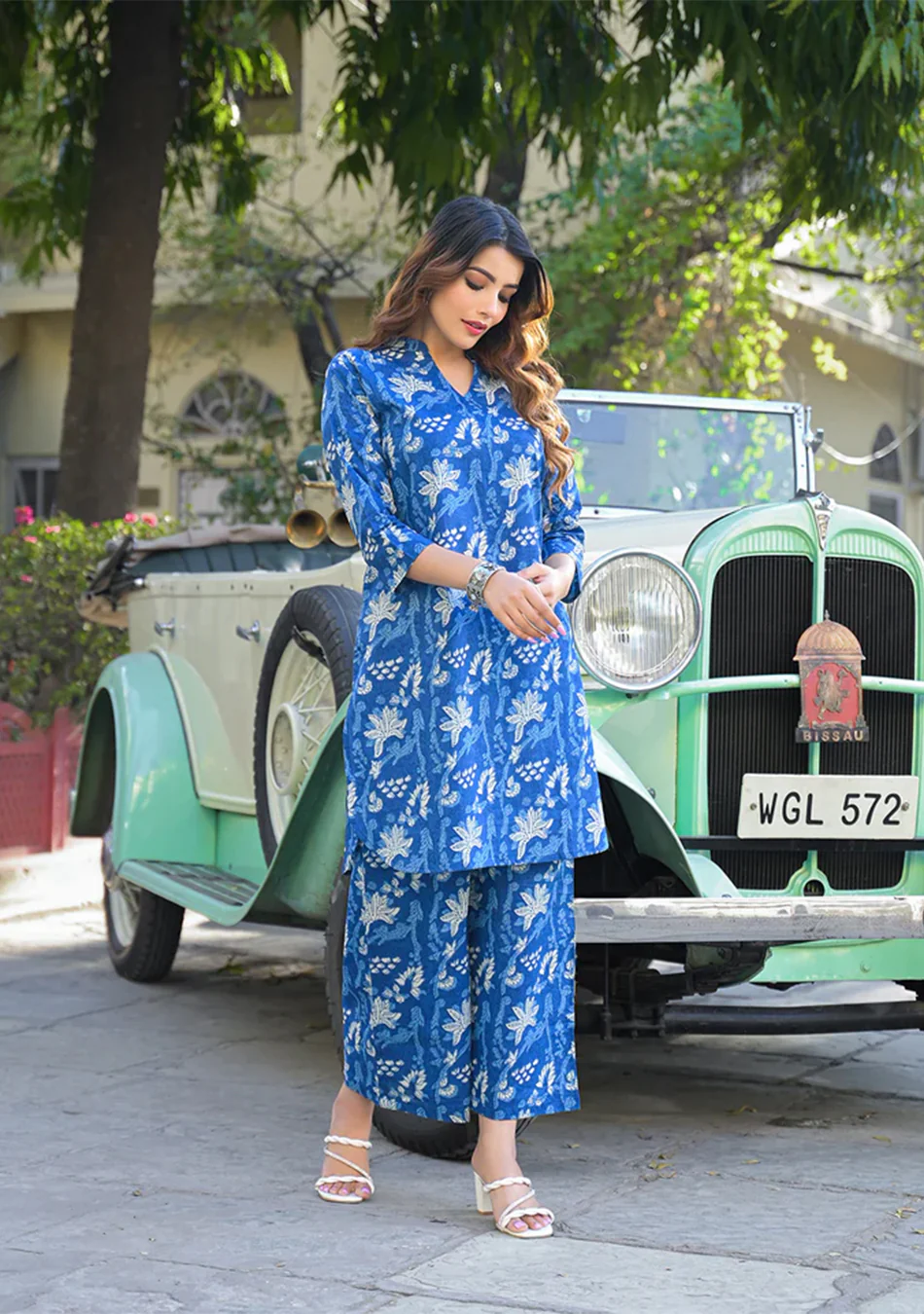 Blue Floral Print Cotton Fabric Kurta with Pant - Image 8