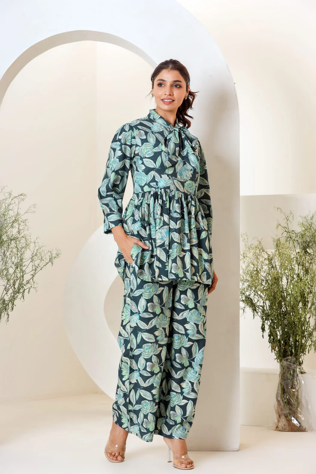 Green Floral Print Muslin Peplum Top With Bell-Bottom - Image 3