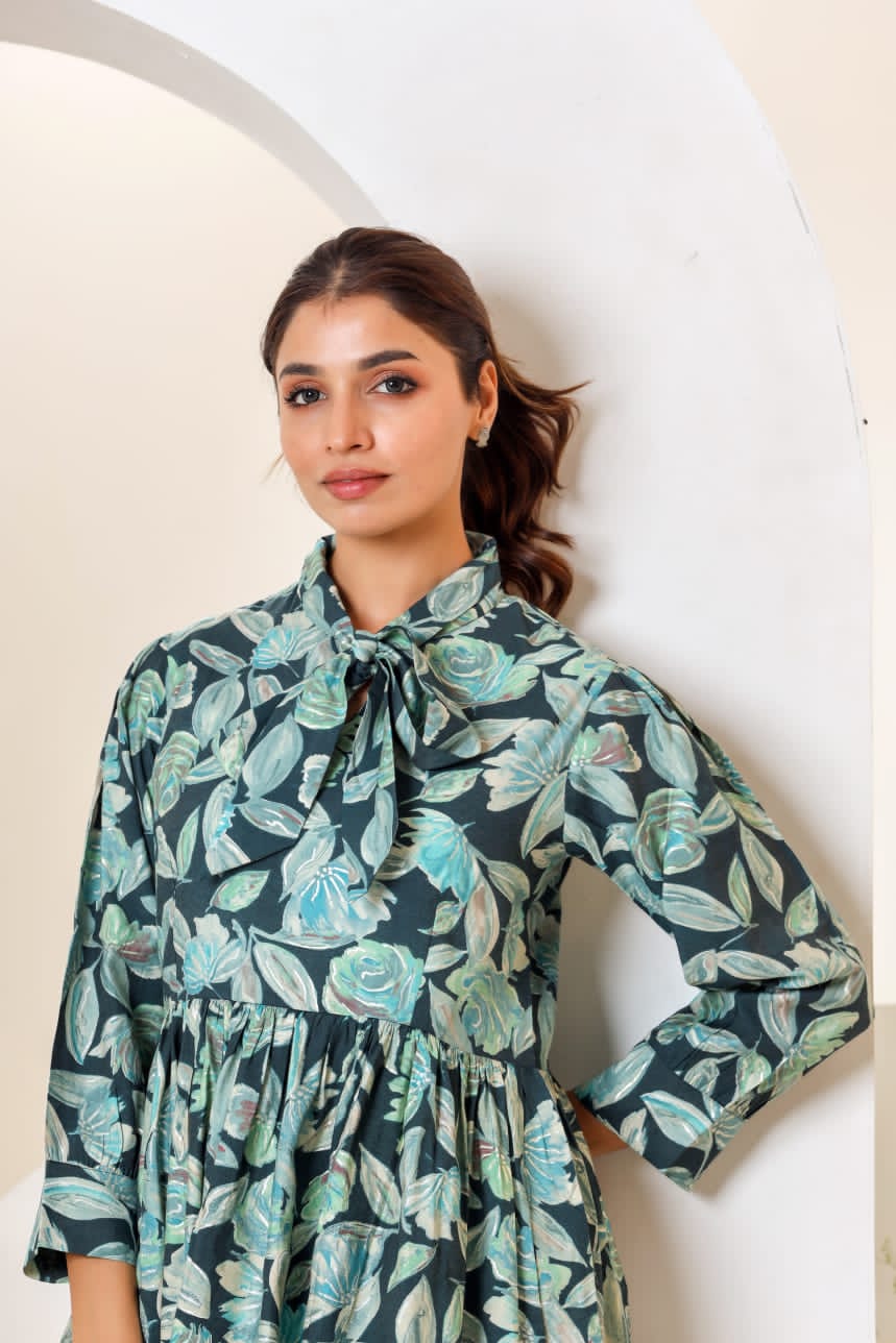 Green Floral Print Muslin Peplum Top With Bell-Bottom - Image 4