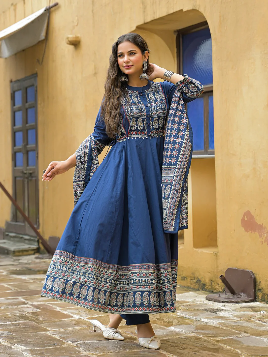 Aravalii Royal Paisley Anarkali Set - Image 12
