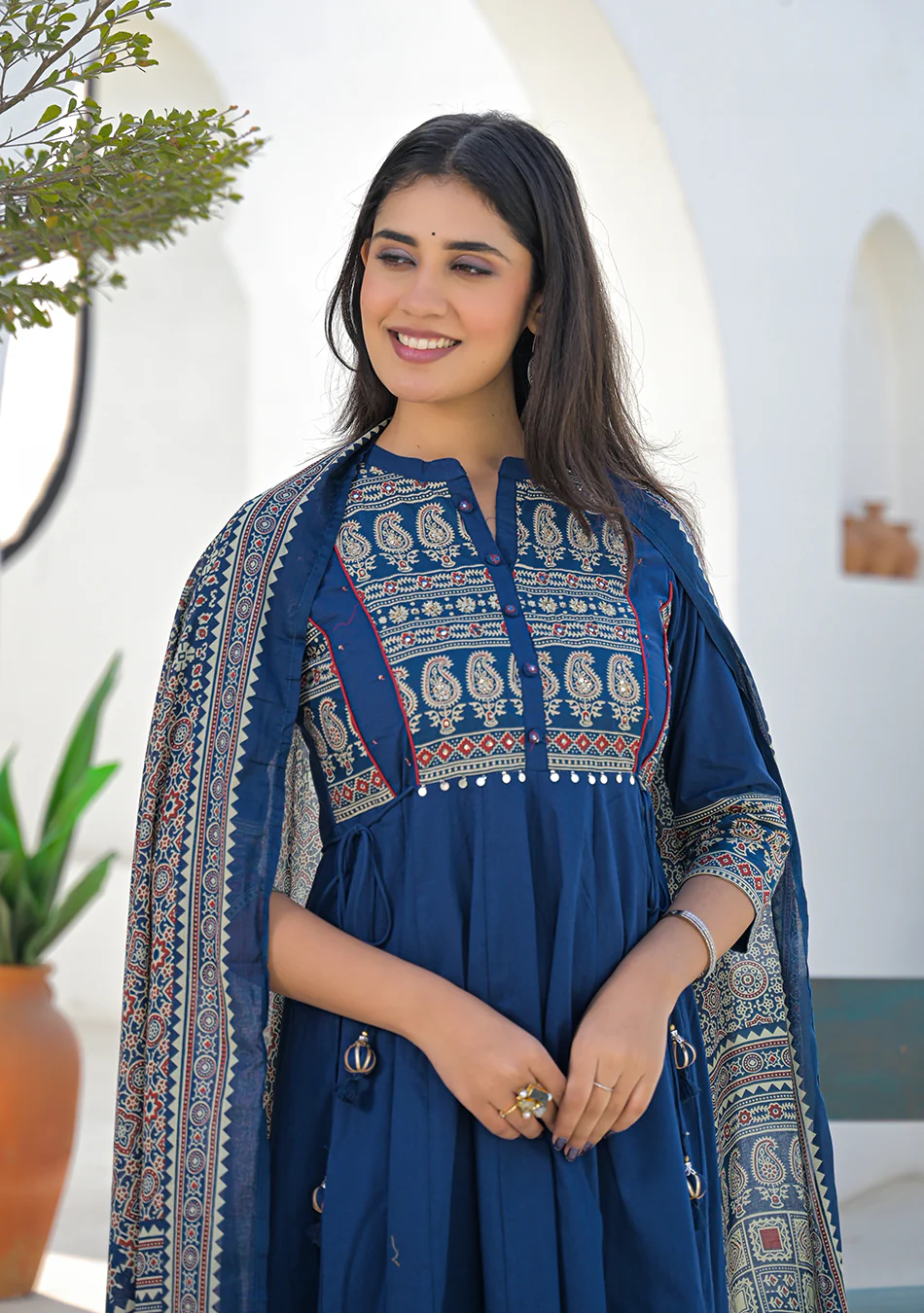 Aravalii Royal Paisley Anarkali Set - Image 4