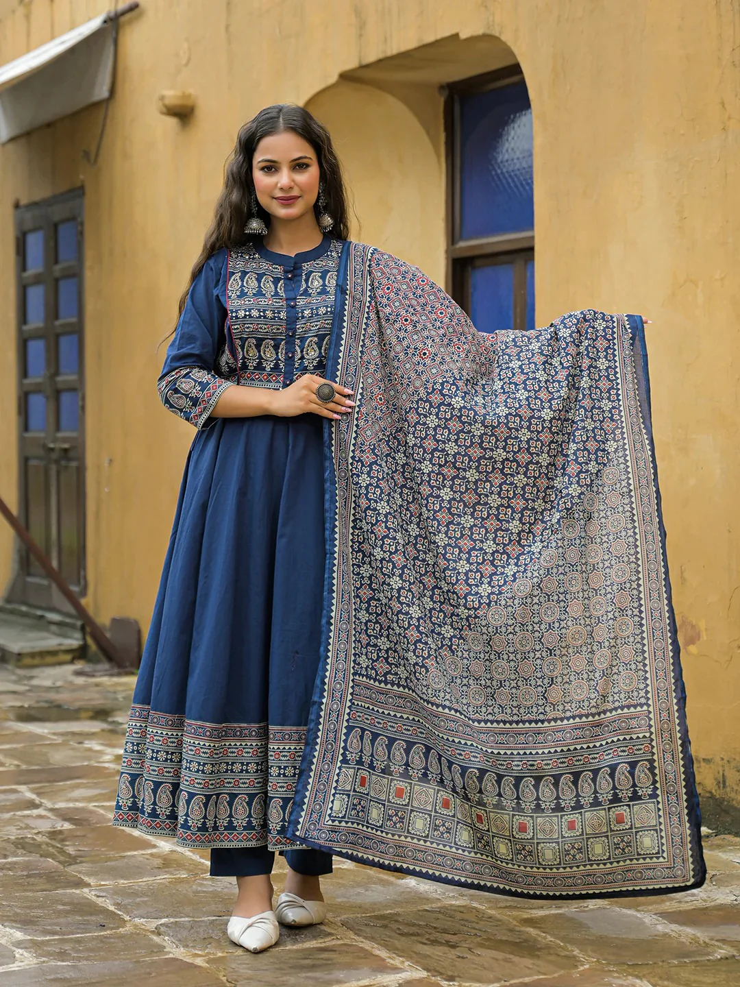 Aravalii Royal Paisley Anarkali Set - Image 9