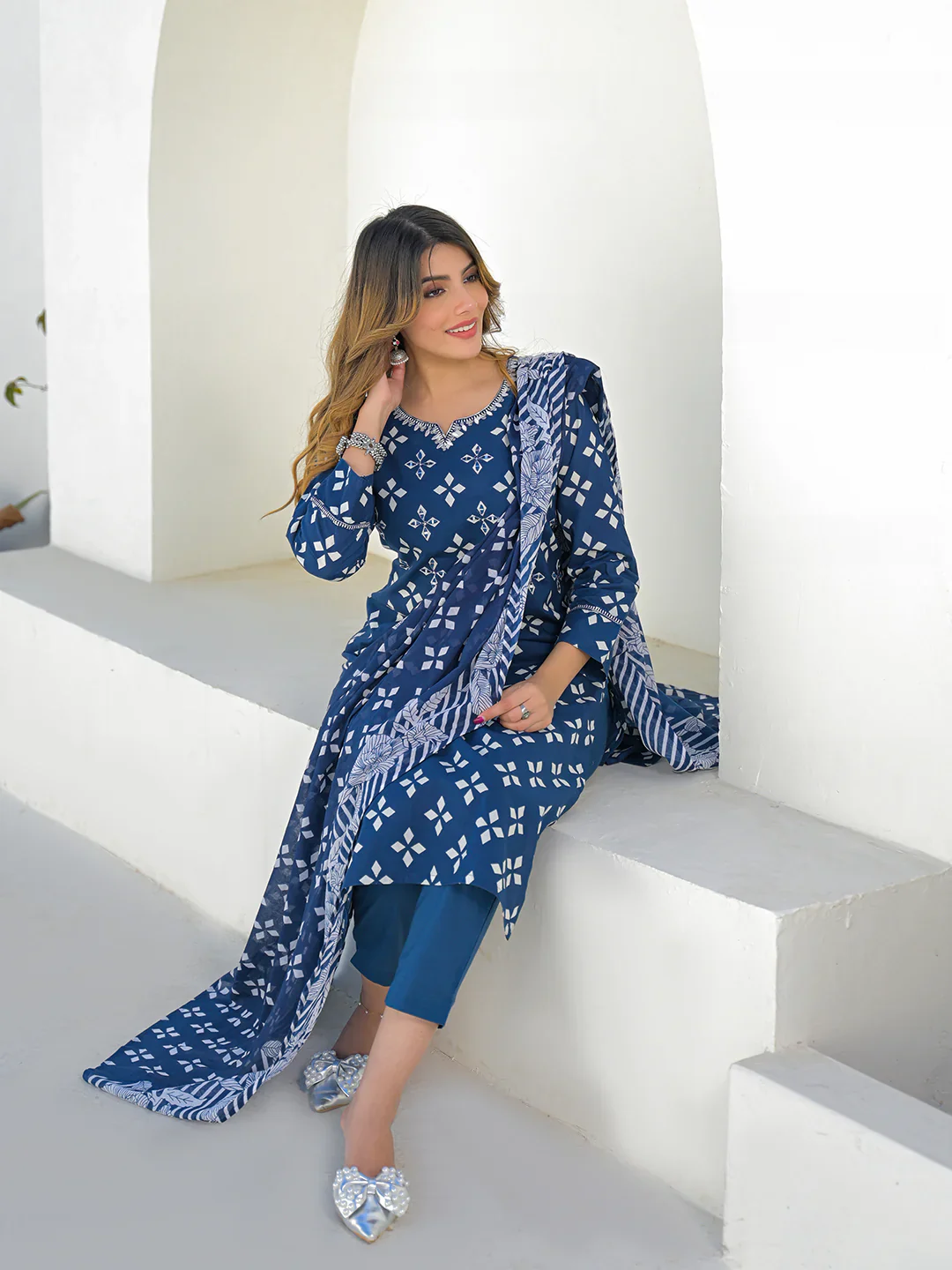 Blue Round Neck Cotton Straight Kurta Pant Set With Dupatta - Image 5