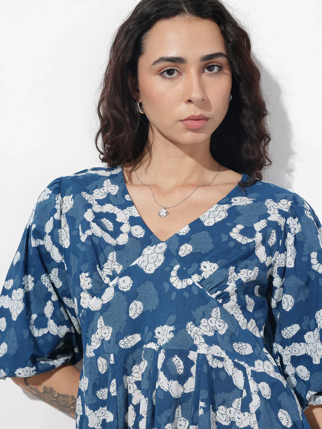 Blue V-Neck Short Bell Sleeves Mini Cotton Dress - Image 4