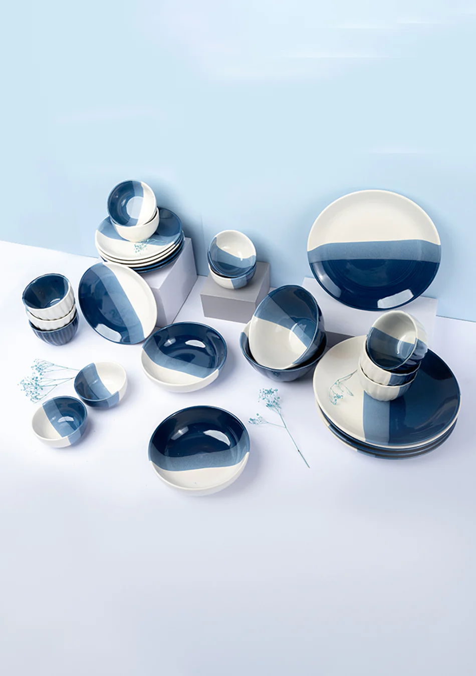 Bluebird Skies Dinnerset - Set of 28 - Image 3