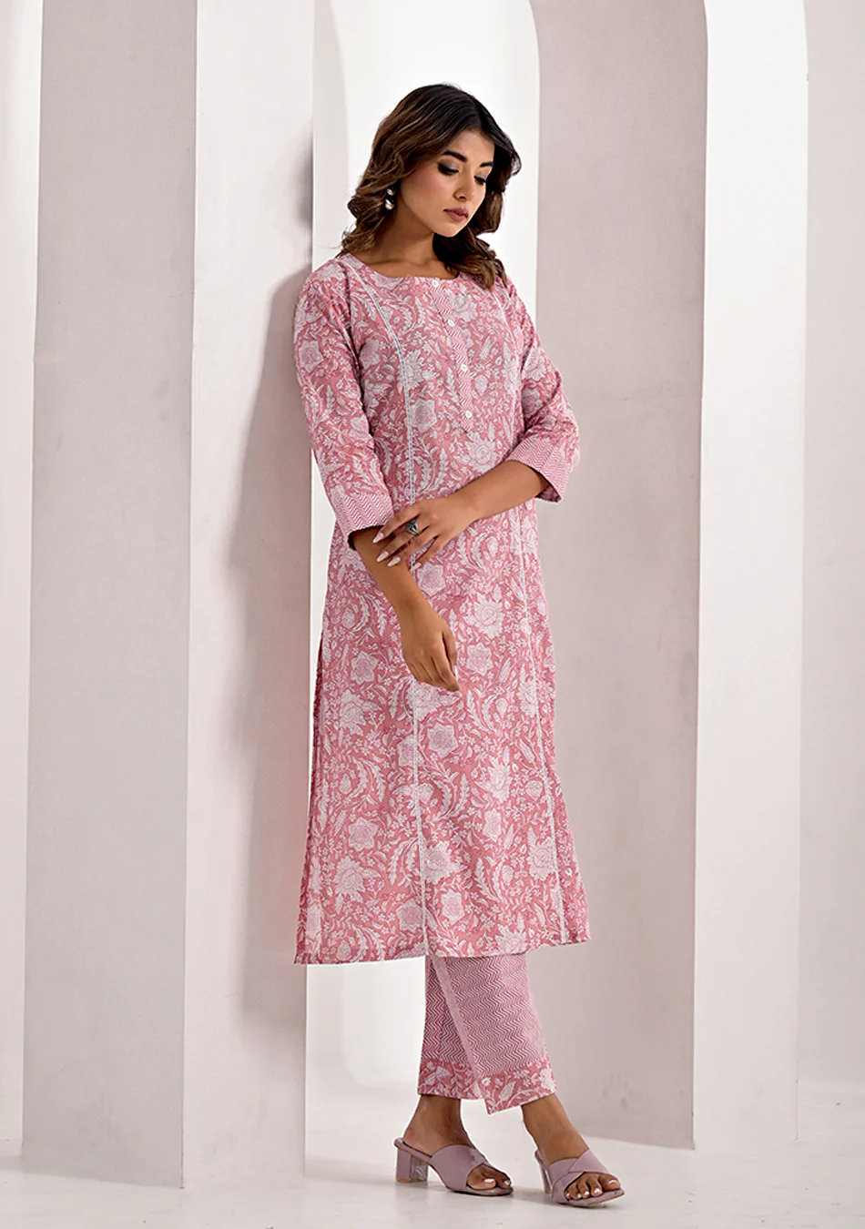 Raasberry Floral Kurta Pant Set - Image 4