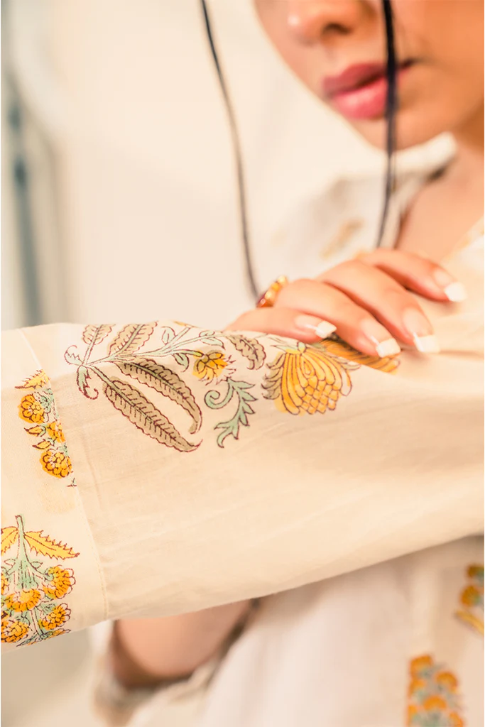 Breezy White & Yellow Flow Kurta & Pant Set - Image 4
