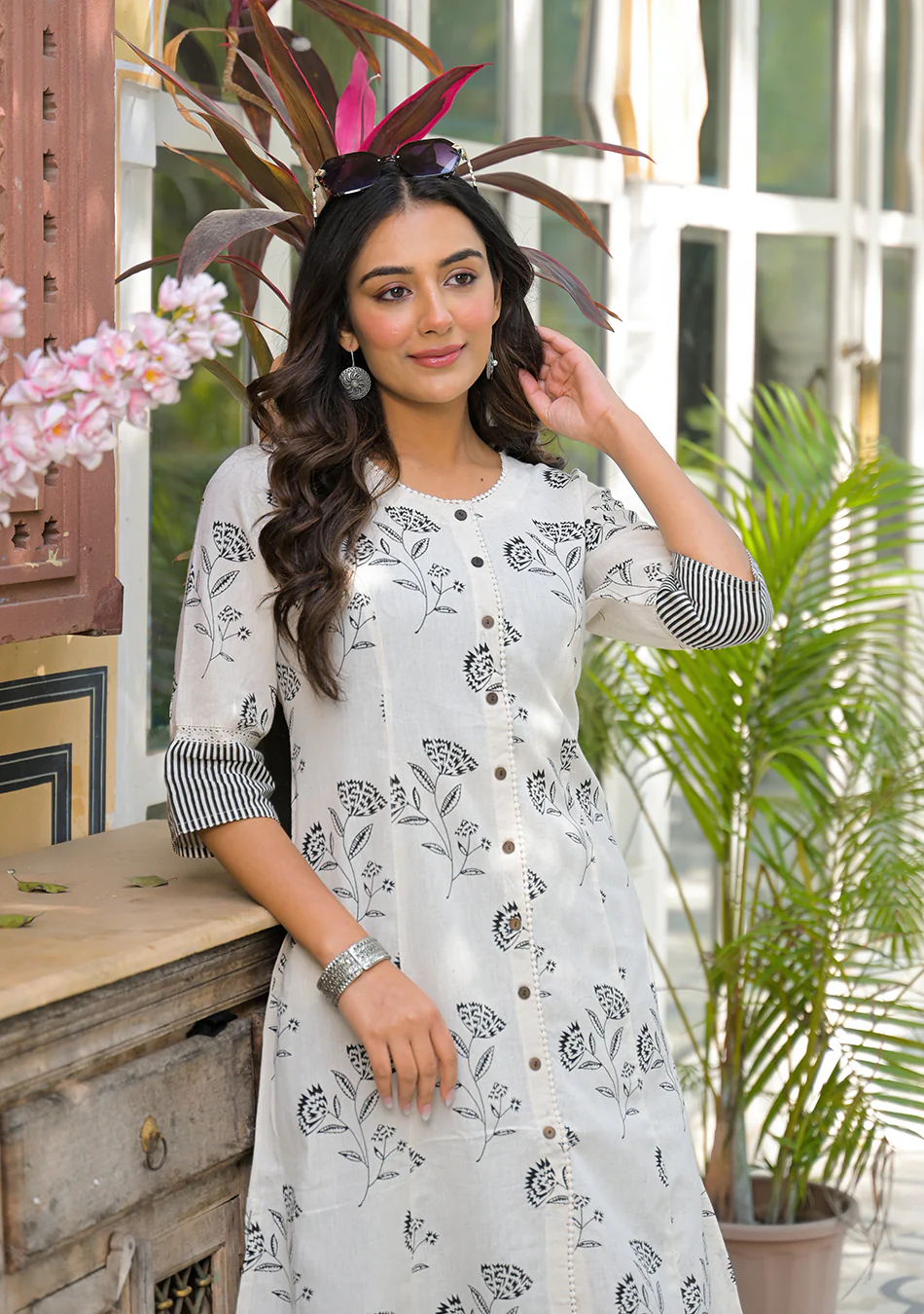 Aravalii Chalk Mist Blossom Kurta - Image 7