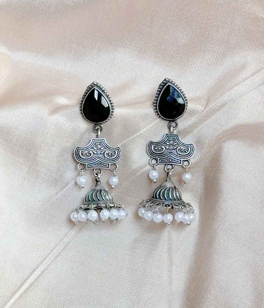 Charcoal Gem Pearl Cascade Dangler - Image 5