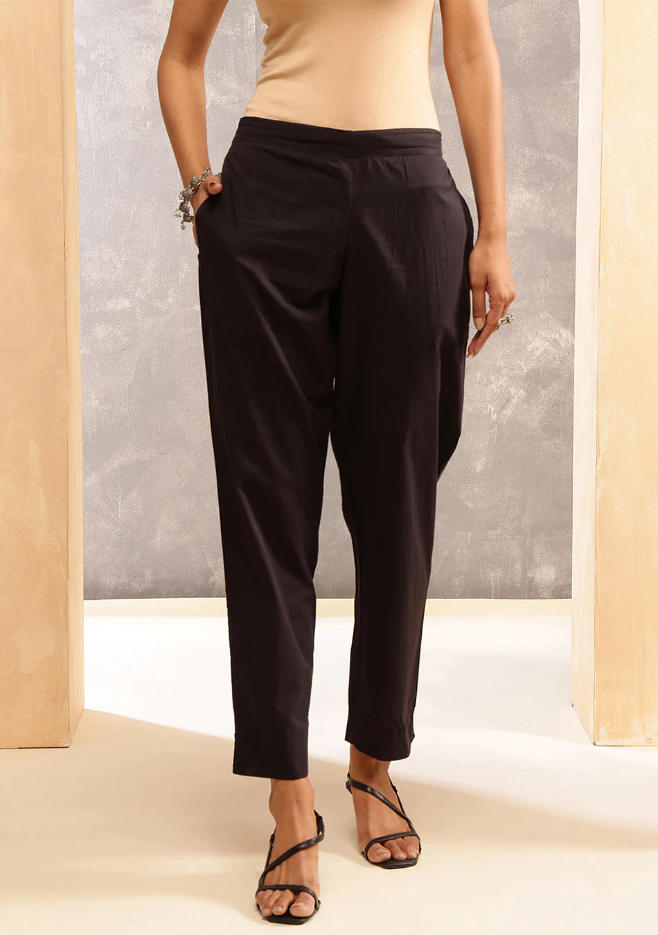 Cinder Roost Suit Set - Image 8