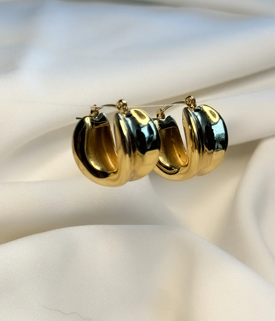 CHUNKY GOLD HOOP EARRINGS - Image 10