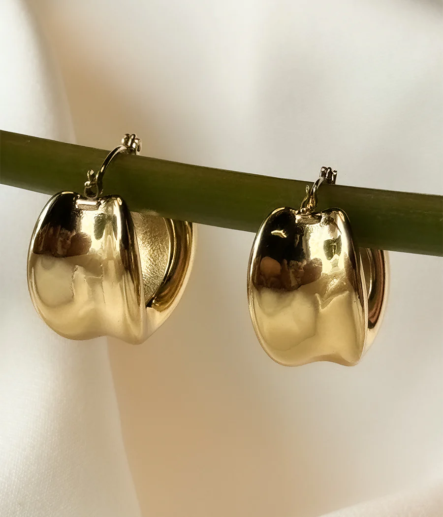 CHUNKY GOLD HOOP EARRINGS - Image 11