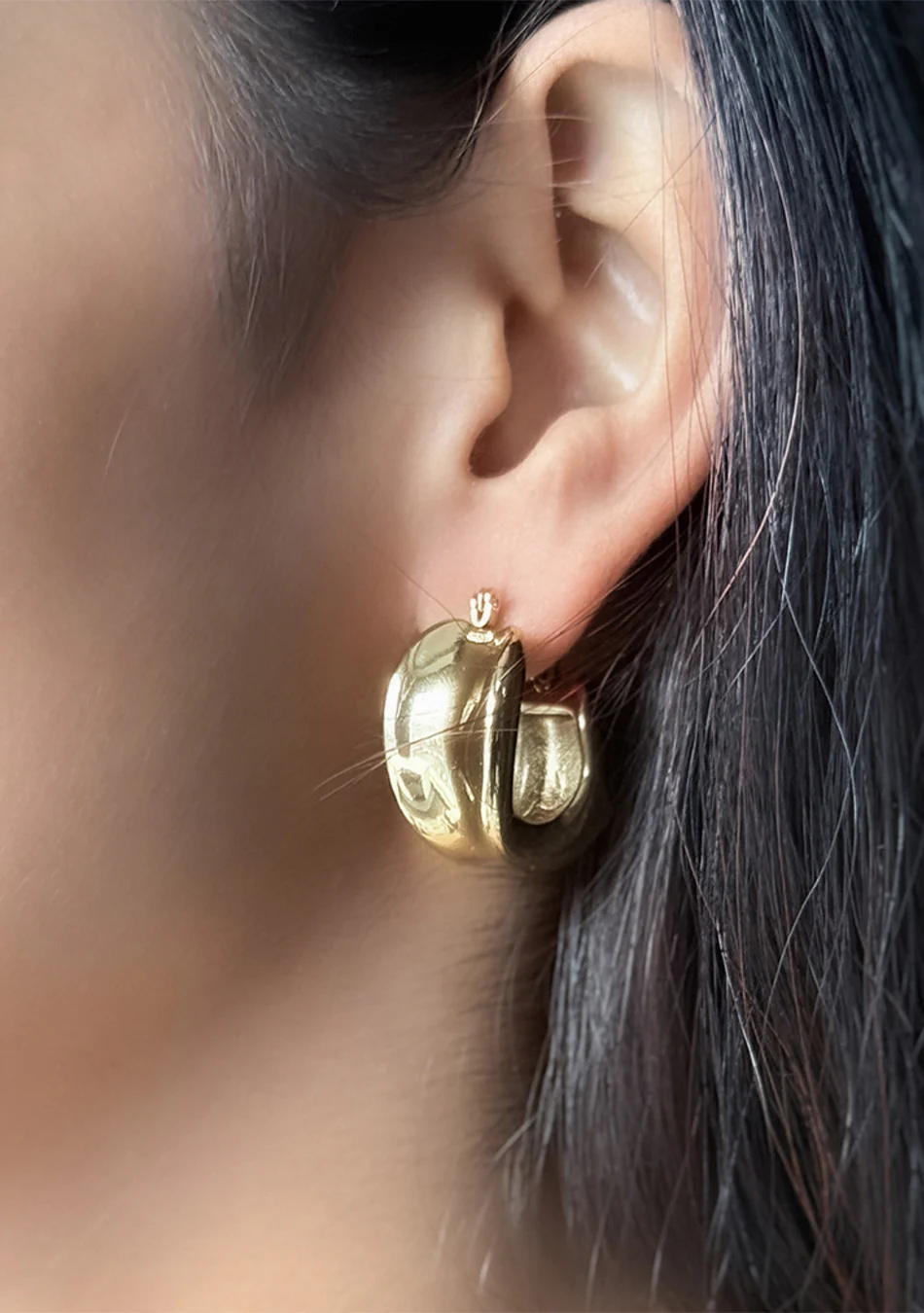 CHUNKY GOLD HOOP EARRINGS - Image 5