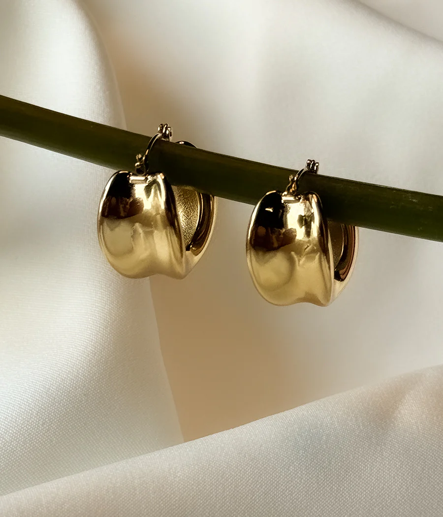CHUNKY GOLD HOOP EARRINGS - Image 7