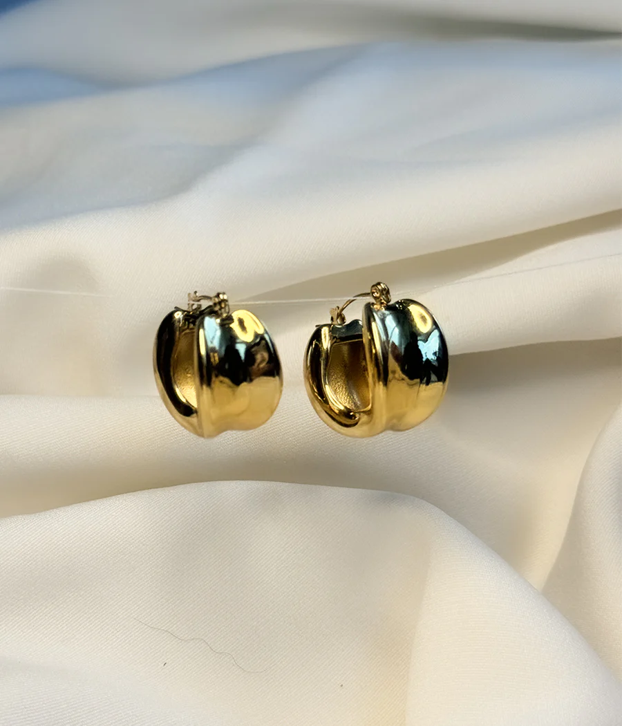 CHUNKY GOLD HOOP EARRINGS - Image 8