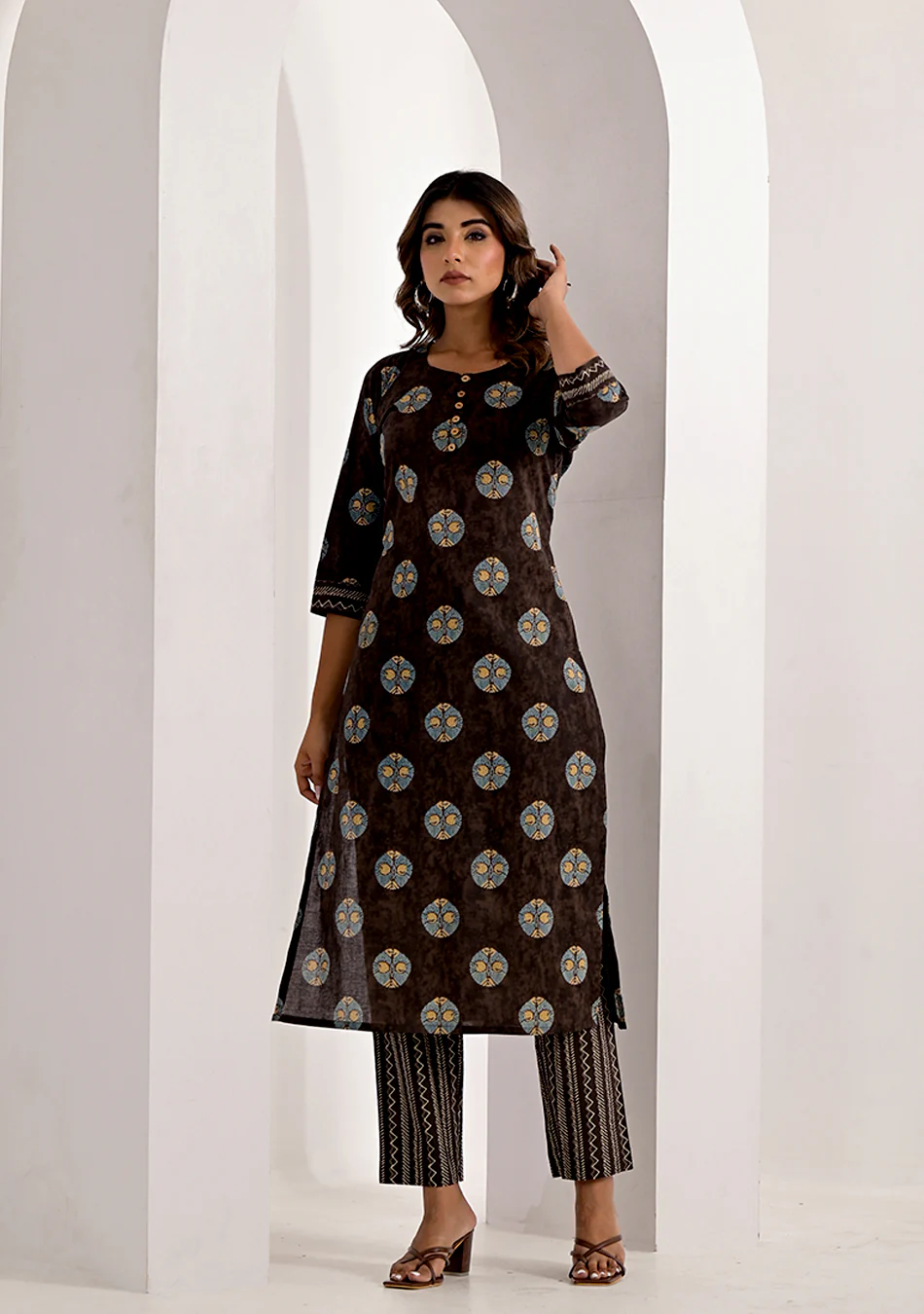 Sienna Noir Artisanal Kurta Set - Image 3