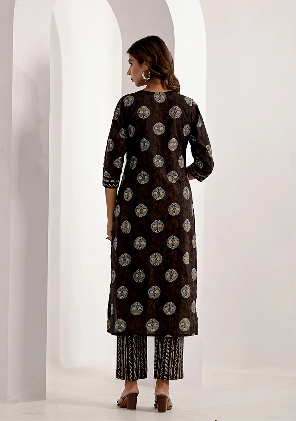 Sienna Noir Artisanal Kurta Set - Image 5