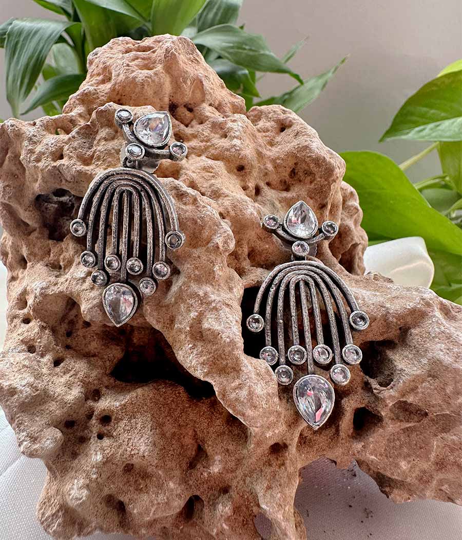 COLORLESS STONE RADIANCE STUDS - Image 3