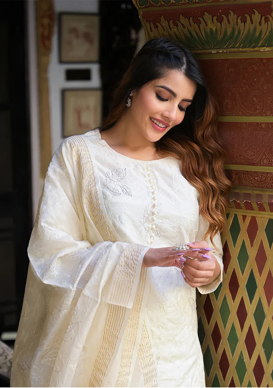 Cream Solid Chanderi Silk kurta Pant With Dupatta - Image 2