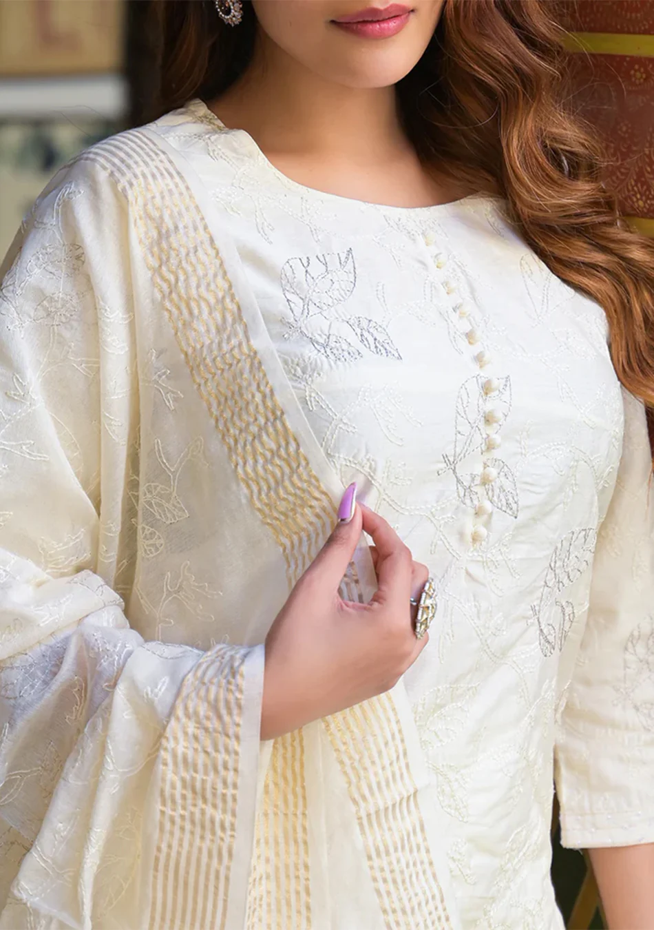 Cream Solid Chanderi Silk kurta Pant With Dupatta - Image 4