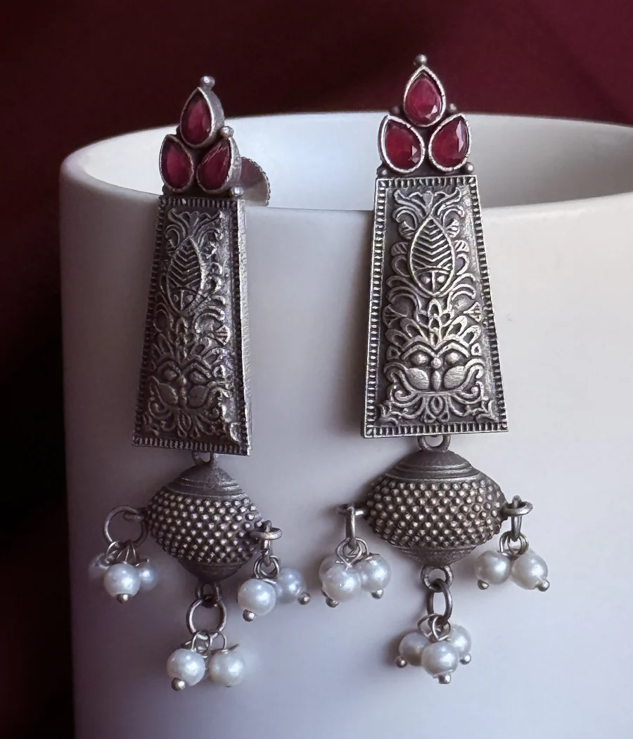 CRIMSON ENCHANTMENT ETHNIC PEARL DANGLER - Image 3