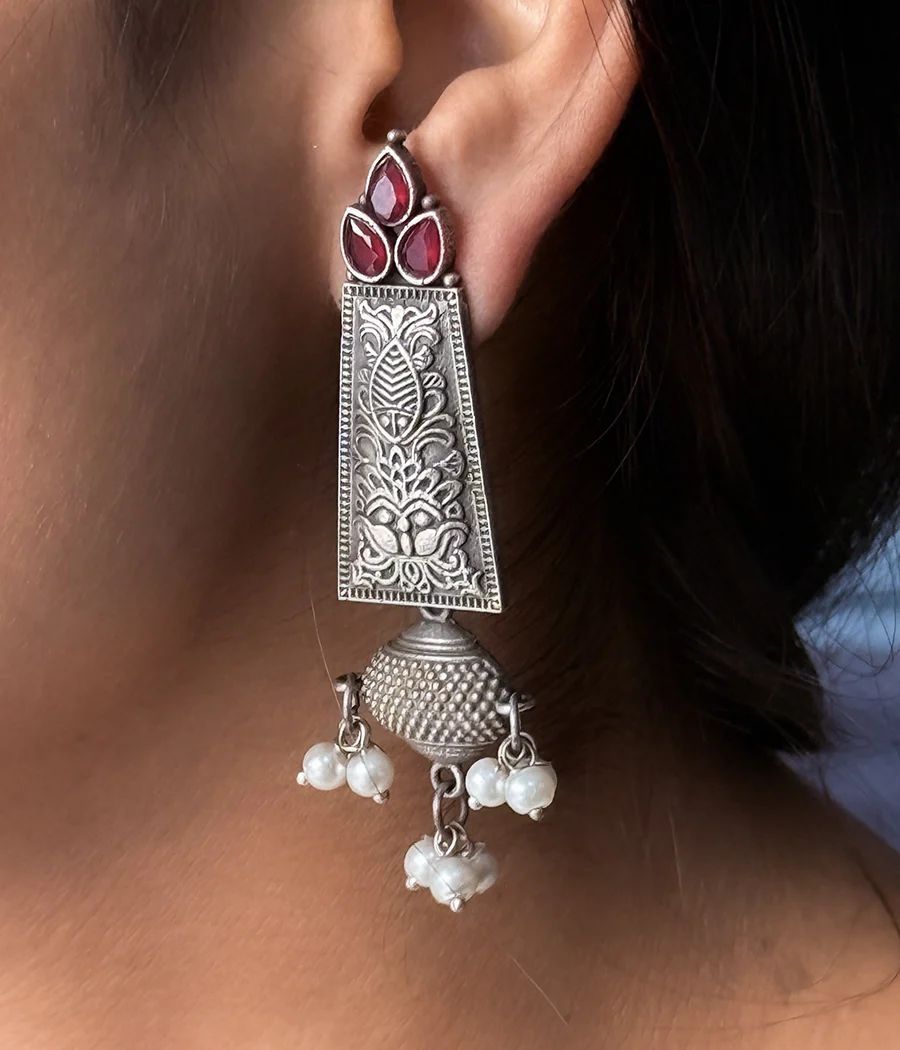 CRIMSON ENCHANTMENT ETHNIC PEARL DANGLER - Image 4