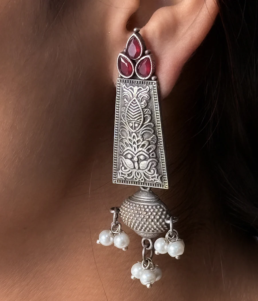 CRIMSON ENCHANTMENT ETHNIC PEARL DANGLER - Image 5