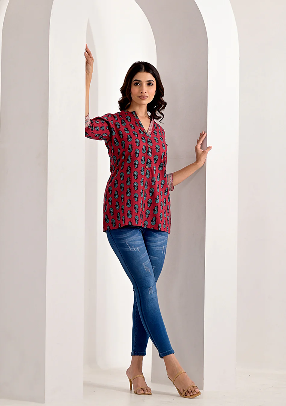 CRIMSON PRINTED FLORAL TOP - Image 2