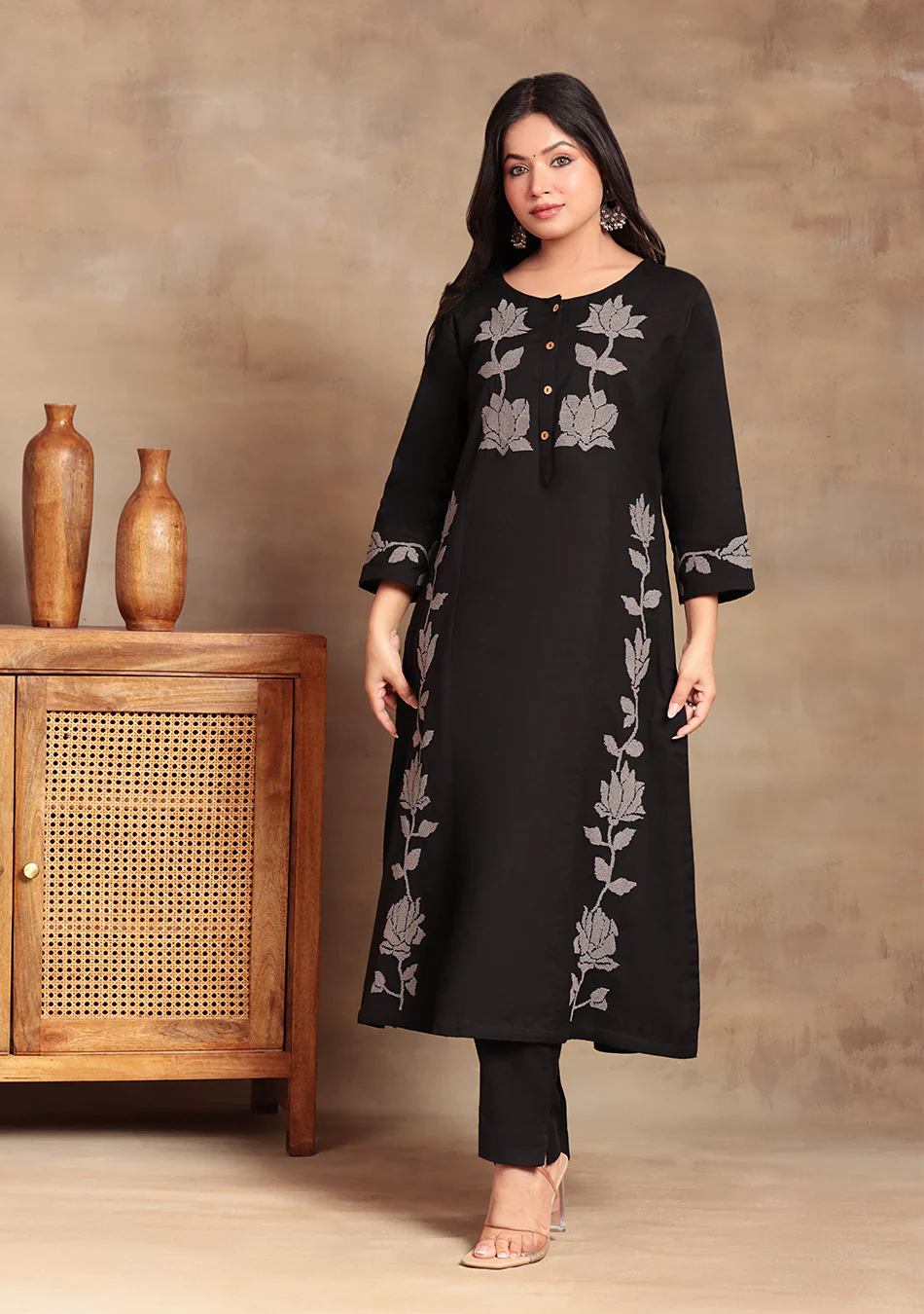 Aravalii Noir Bloom Co-ord Set - Image 2