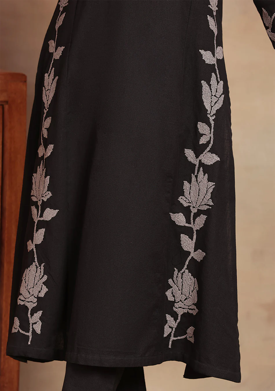 Aravalii Noir Bloom Co-ord Set - Image 6