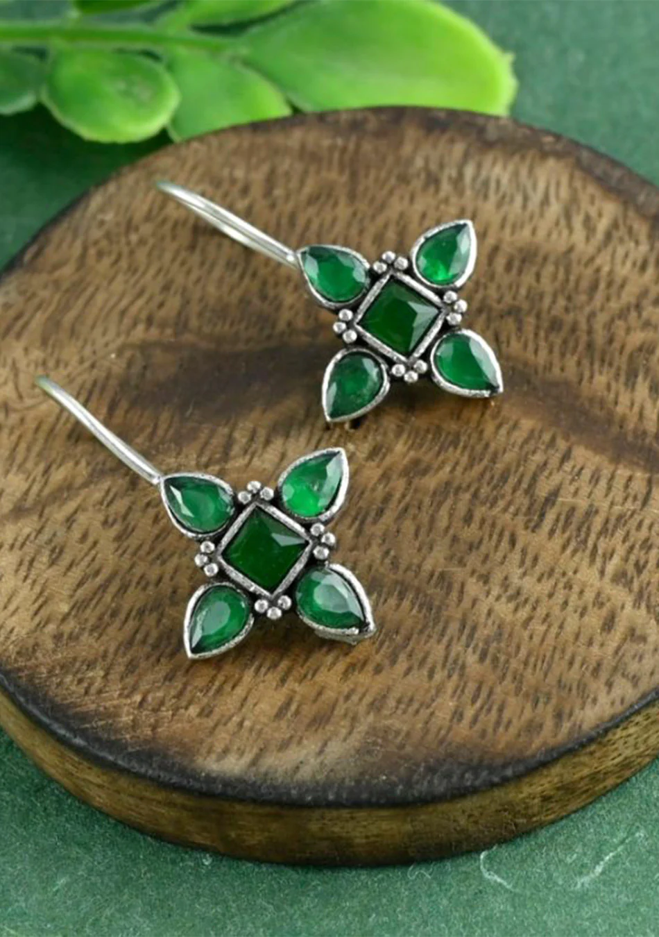 Emerald Blosson hook earrings - Image 2